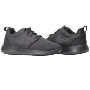 Nike Roshe One Women’s Shoe Size 6.5 (black)